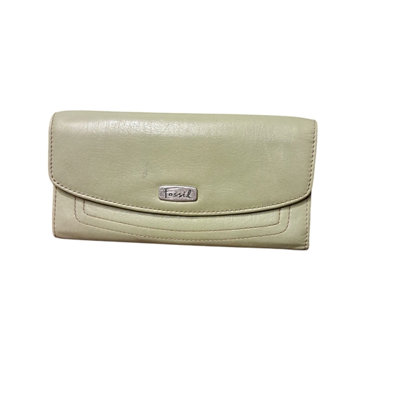 Fossil Handbags - Fossil Green‎ Wallet Classic Design